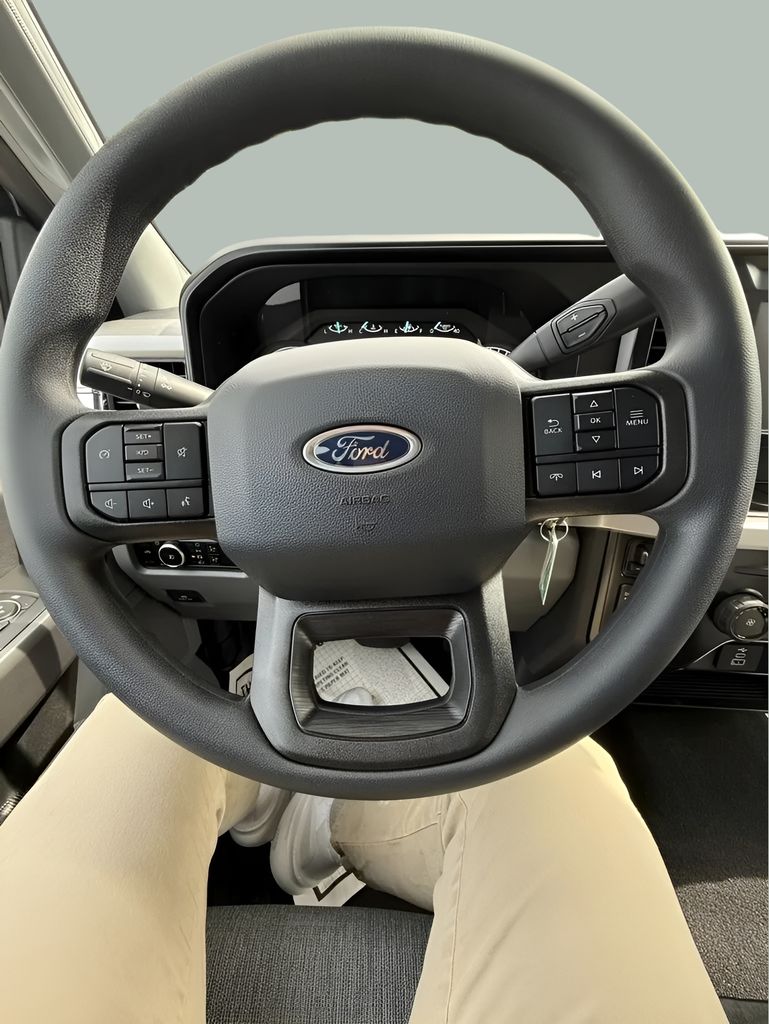 2026 Ford F-350 Super Duty XL - Photo 9