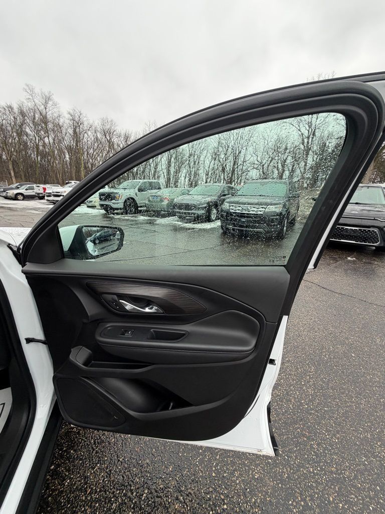 2023 GMC Terrain SLE - Photo 18