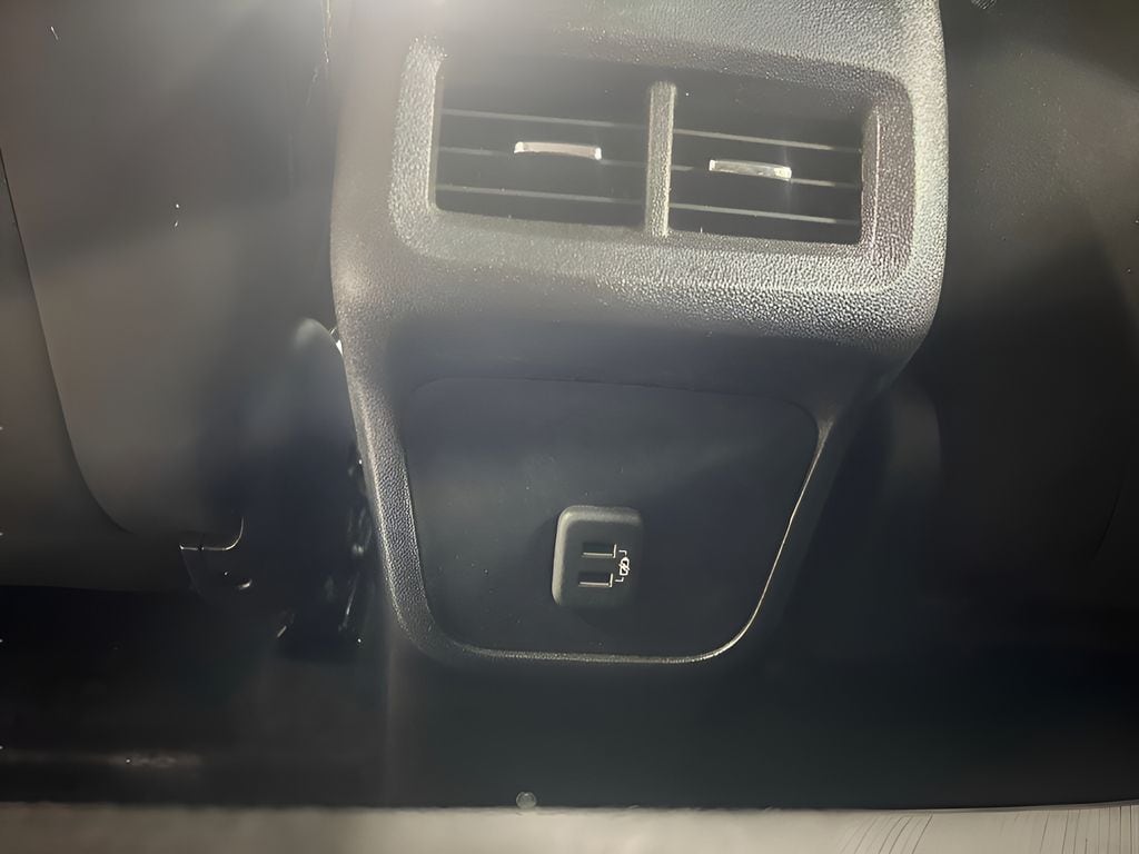 2024 Chevrolet Equinox LT - Photo 33