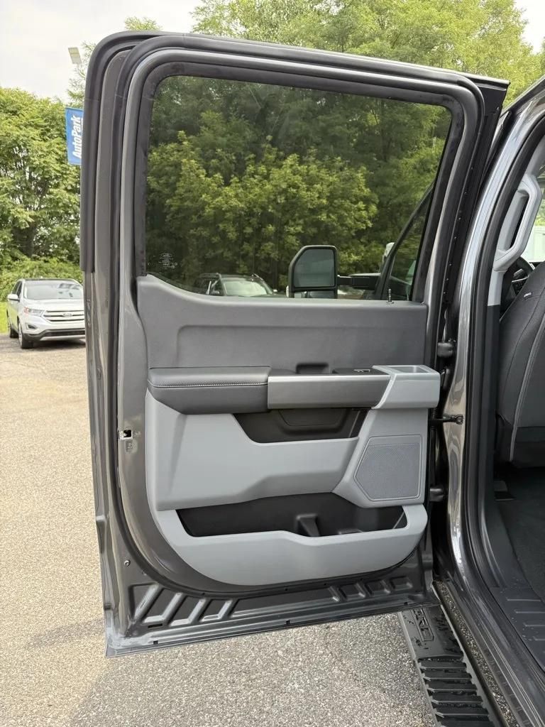 2026 Ford F-350 Super Duty XL - Photo 23