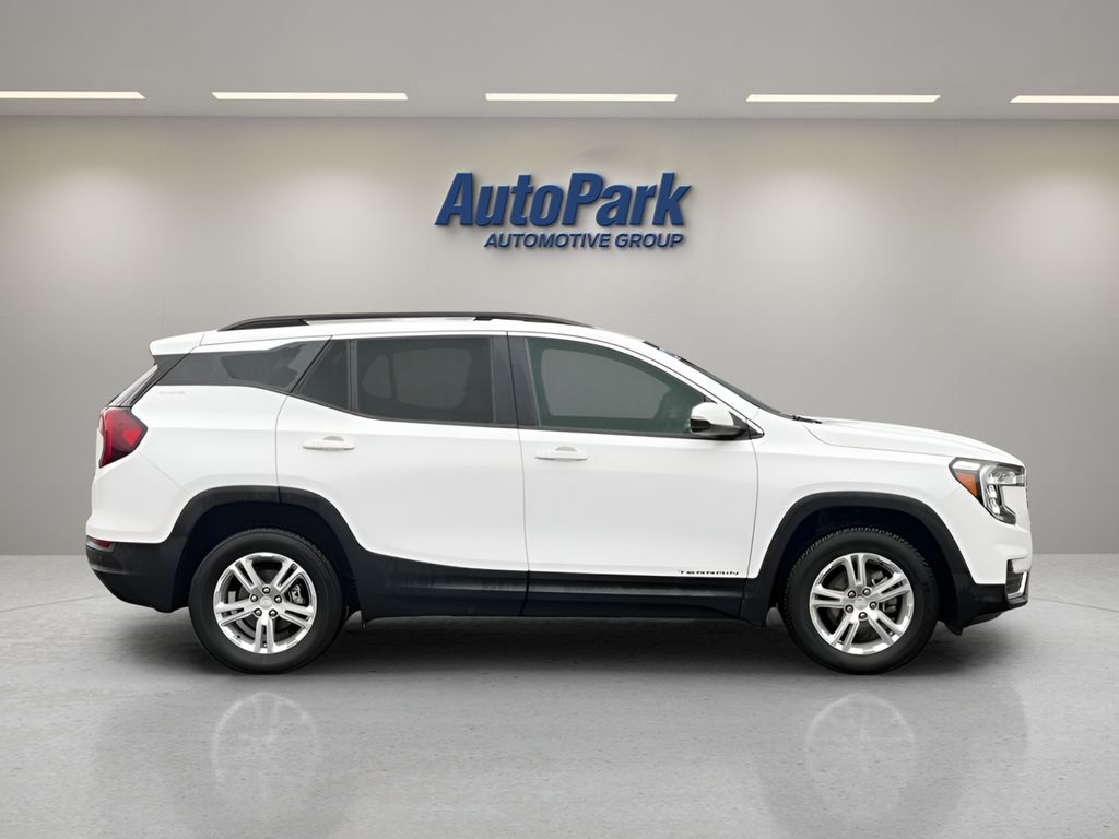 2023 GMC Terrain SLE - Photo 10