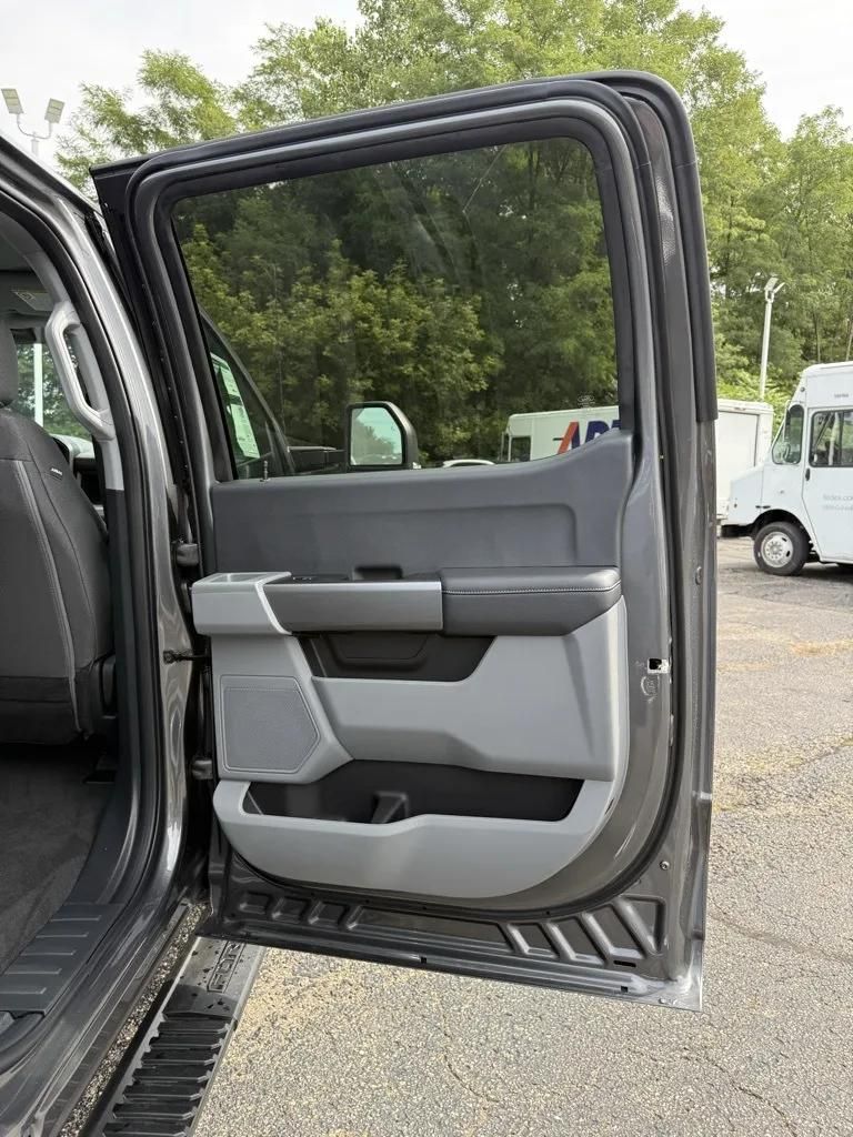 2026 Ford F-350 Super Duty XL - Photo 16