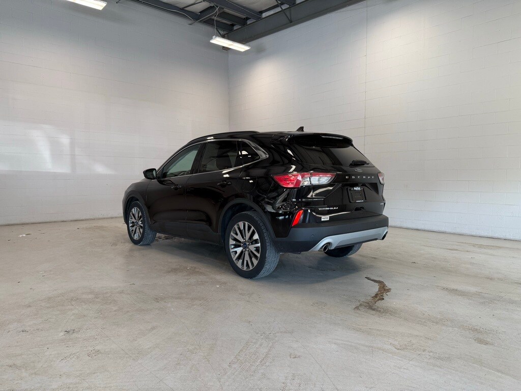 2022 Ford Escape Titanium photo 4