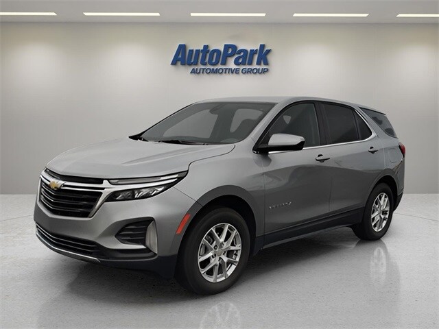 2024 Chevrolet Equinox LT photo 2