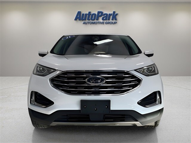 2021 Ford Edge SEL photo 2