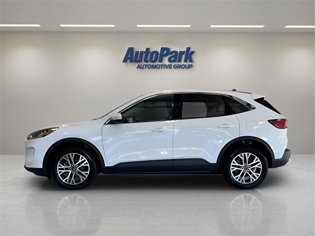 2022 Ford Escape SEL photo 2