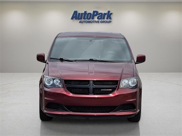 2017 Dodge Grand Caravan SE photo 2