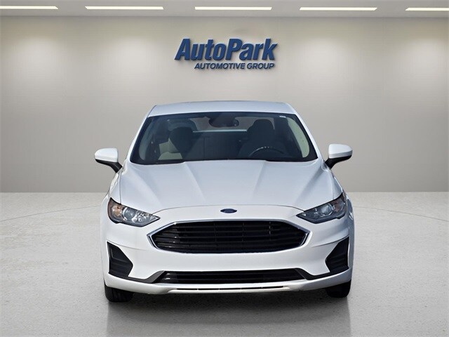 2020 Ford Fusion S photo 2