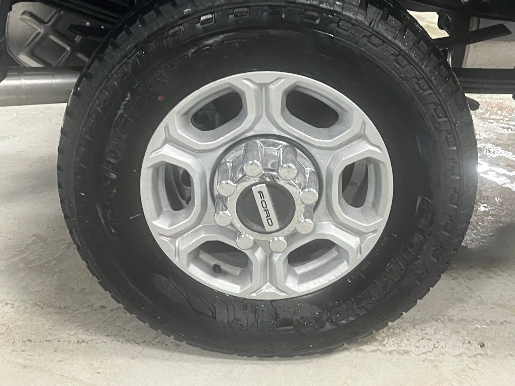 2026 Ford F-350 Super Duty XLT - Photo 16