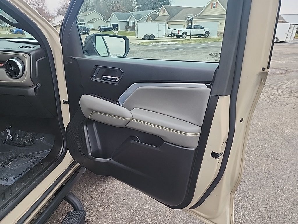 2024 Chevrolet Colorado ZR2 - Photo 12