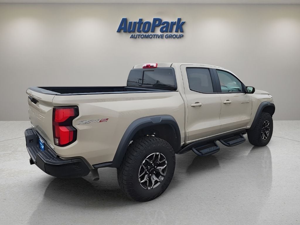 2024 Chevrolet Colorado ZR2 - Photo 7