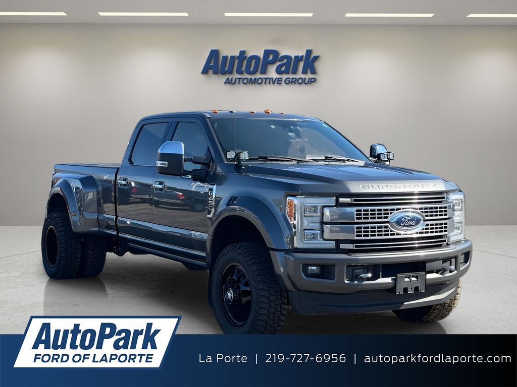 2017 Ford F-450 Truck Crew Cab 
