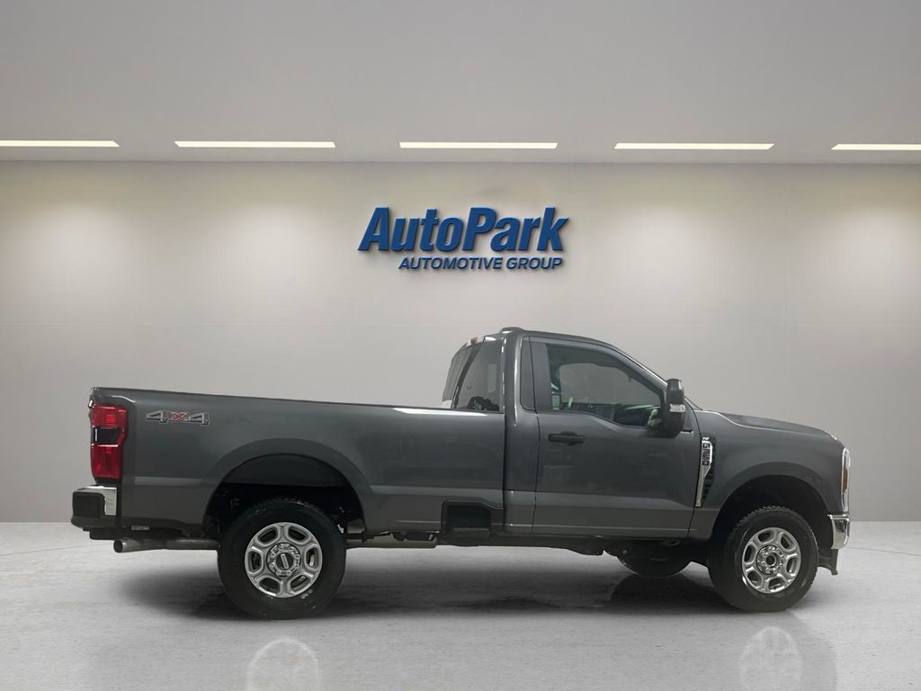 2026 Ford F-350 Super Duty XLT - Photo 8