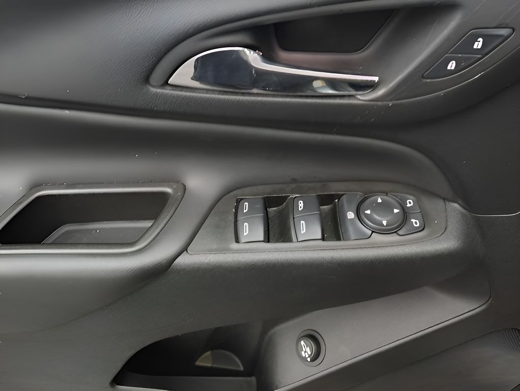 2024 Chevrolet Equinox LT - Photo 12