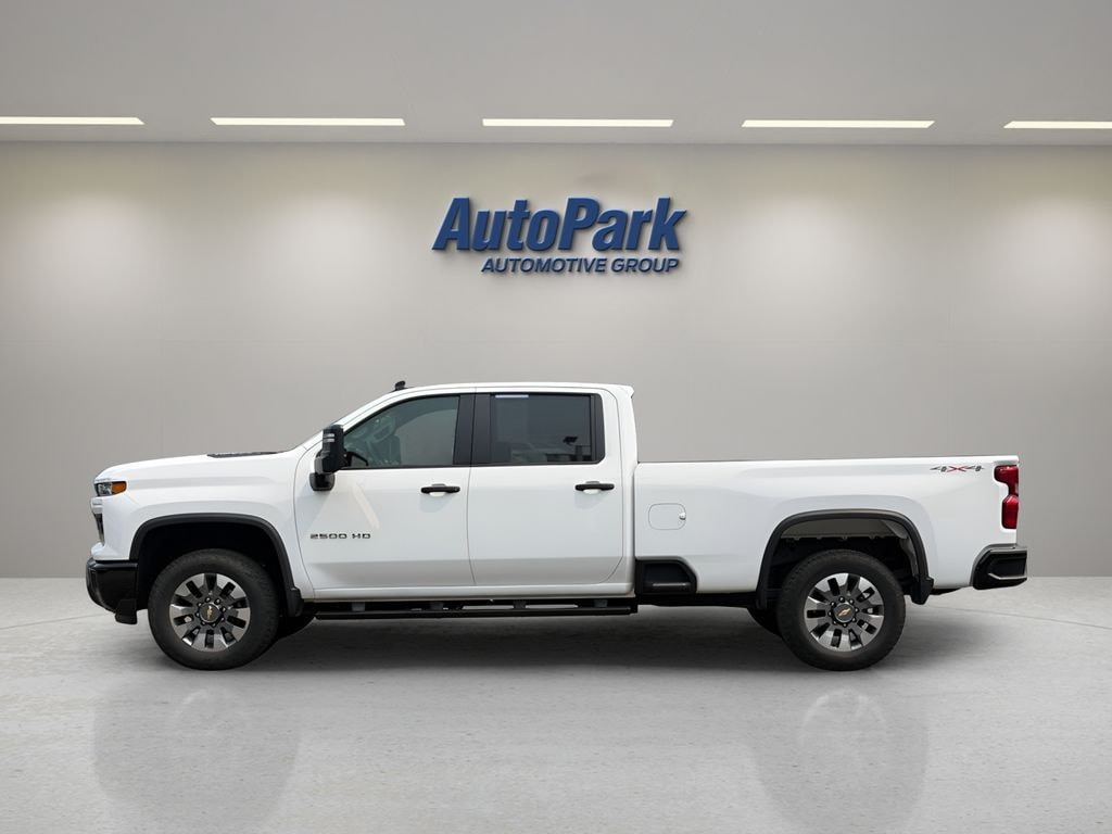 Used 2025 Chevrolet Silverado 2500 HD Custom Truck Crew Cab