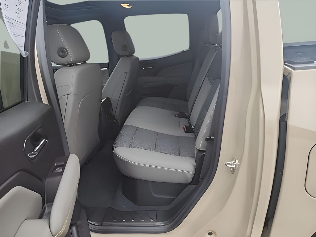 2024 Chevrolet Colorado ZR2 - Photo 17