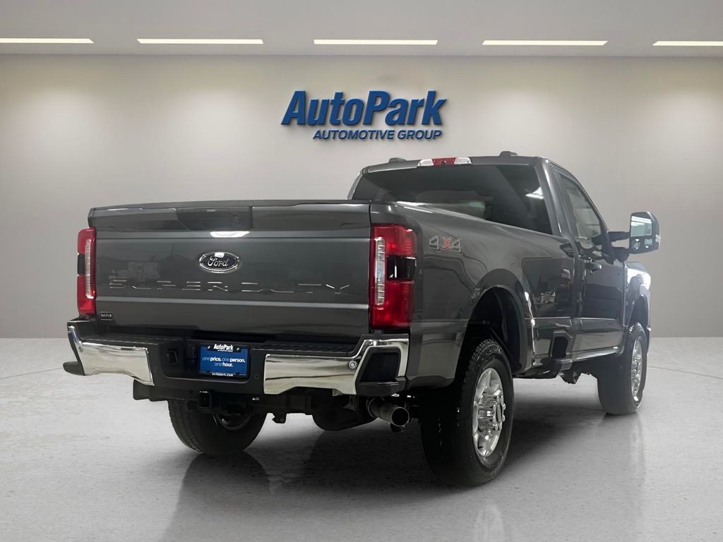 2026 Ford F-350 Super Duty XLT - Photo 7