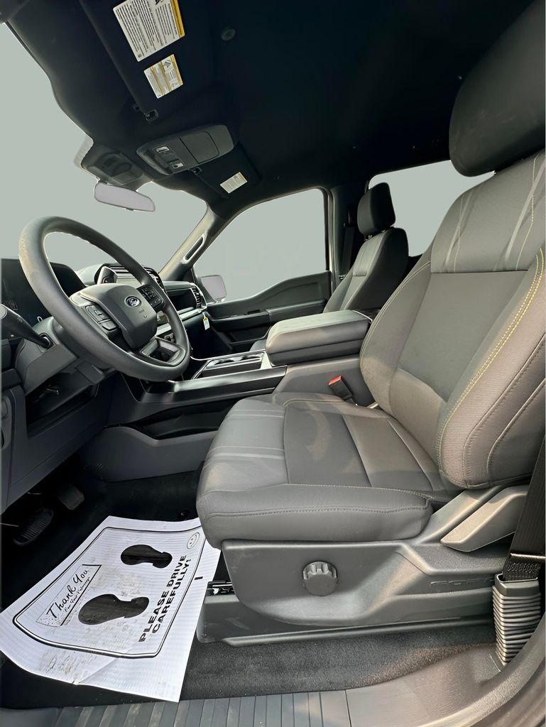2025 Ford F-150 STX - Photo 9