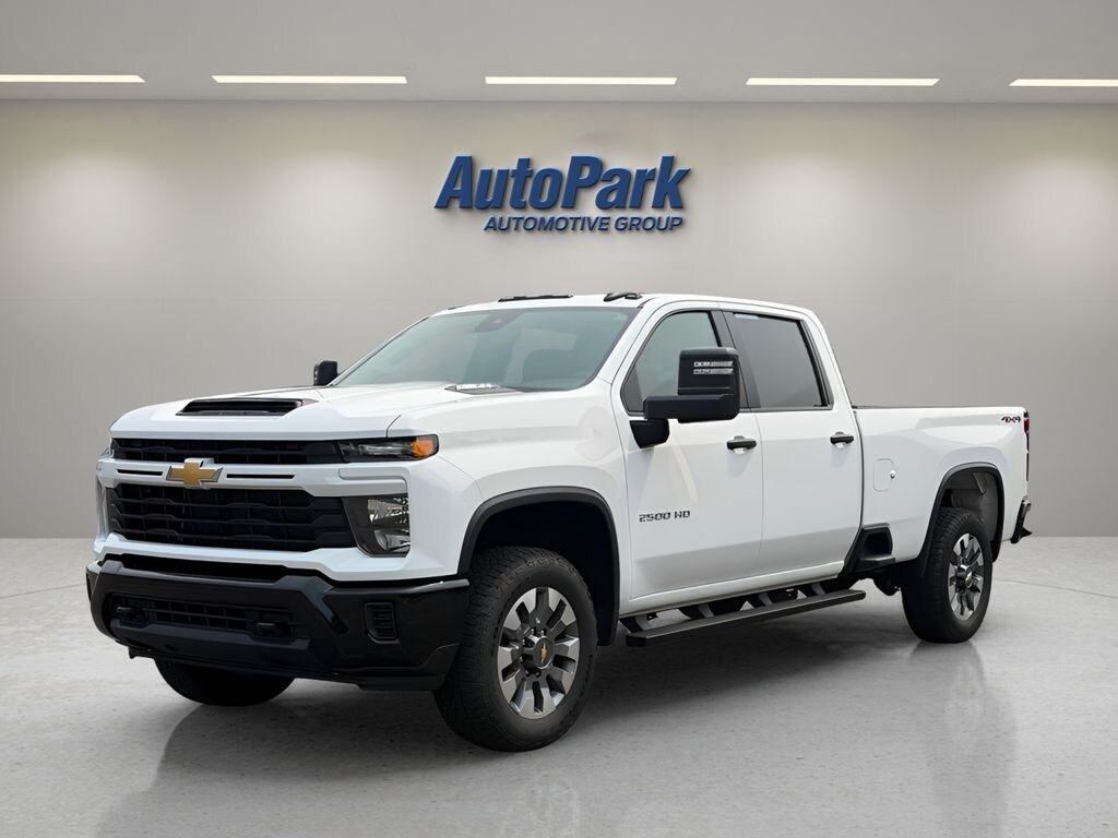 Used 2025 Chevrolet Silverado 2500 HD Custom Truck Crew Cab
