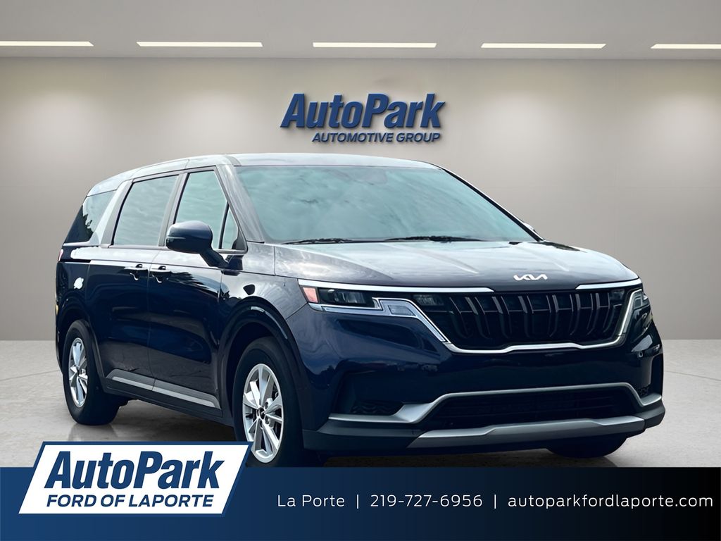 2024 Kia Sedona LX Seat Pkg's photo