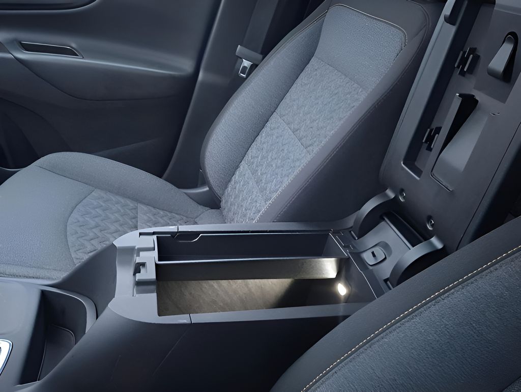 2024 Chevrolet Equinox LT - Photo 24