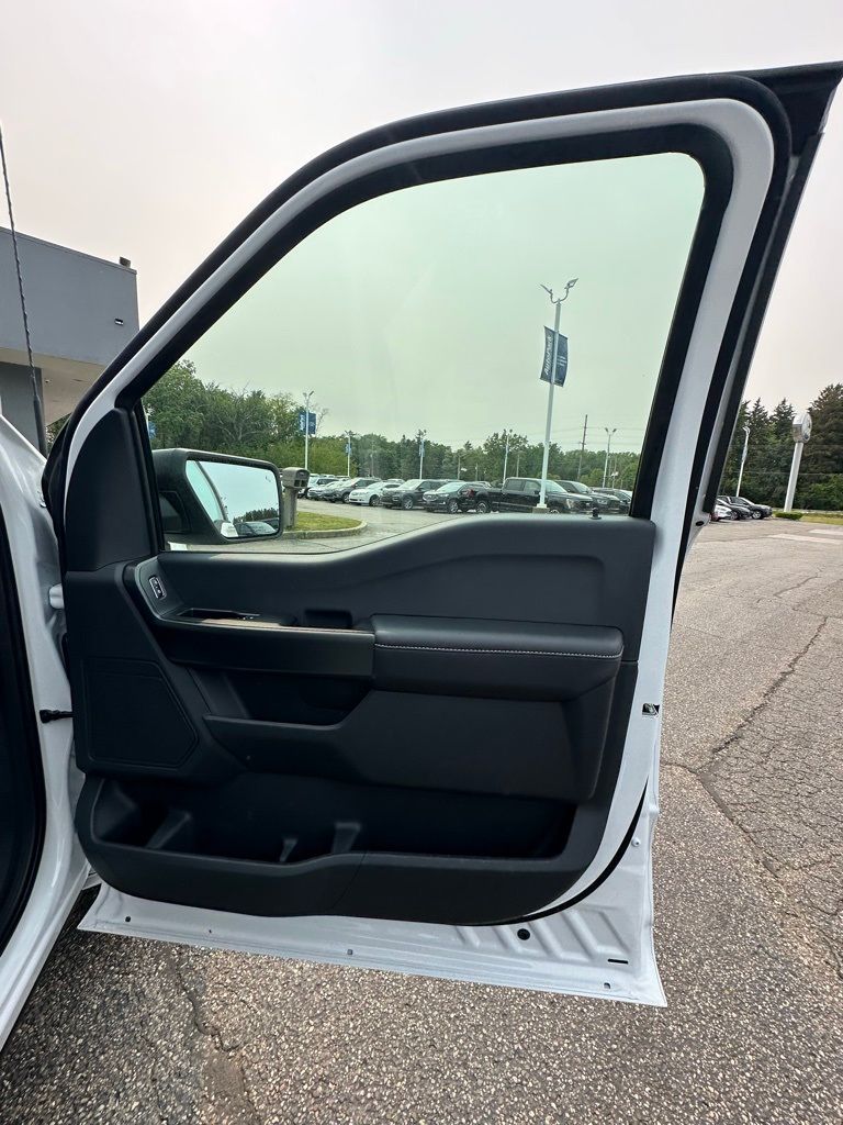 2025 Ford F-150 STX - Photo 14