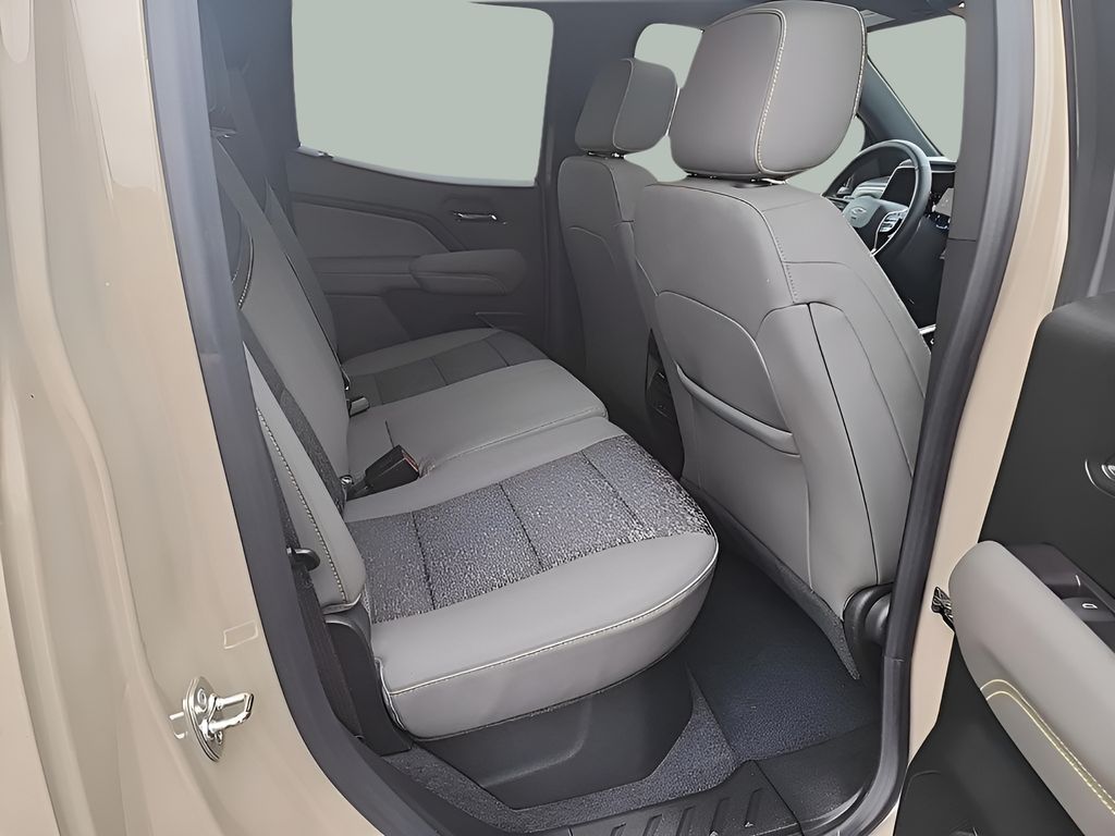 2024 Chevrolet Colorado ZR2 - Photo 11