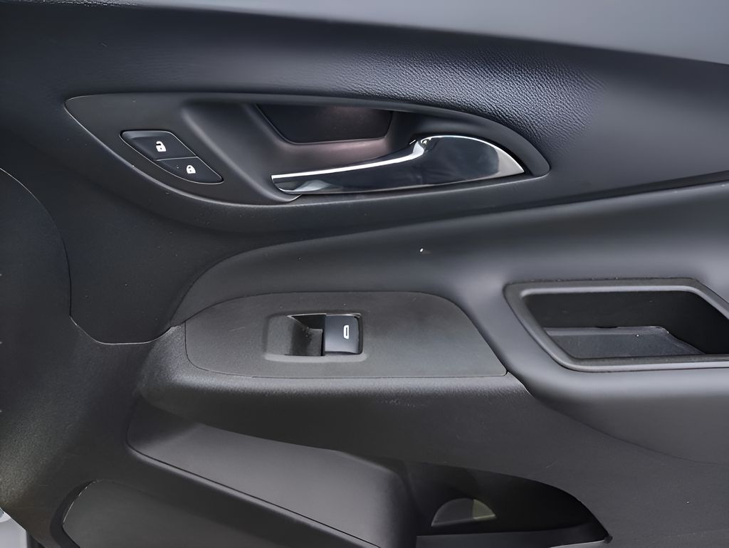 2024 Chevrolet Equinox LT - Photo 32
