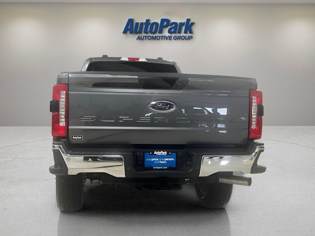 2026 Ford F-350 Super Duty XLT - Photo 6