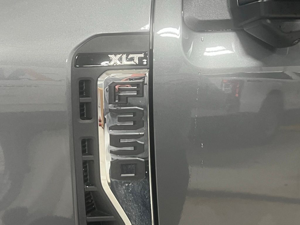 2026 Ford F-350 Super Duty XLT - Photo 10