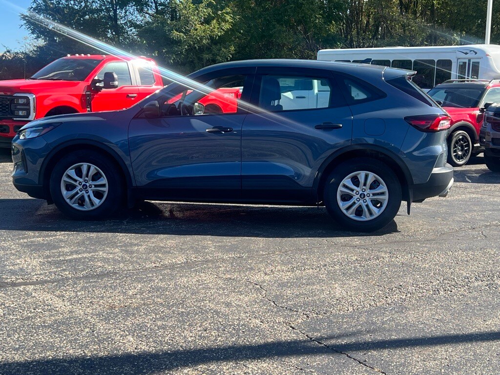 2023 Ford Escape Base photo 4