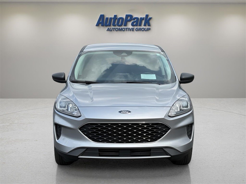 2022 Ford Escape SE photo 2