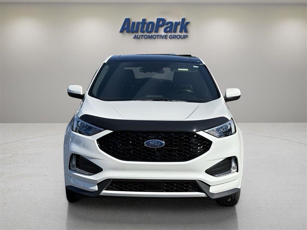 2023 Ford Edge ST photo 2