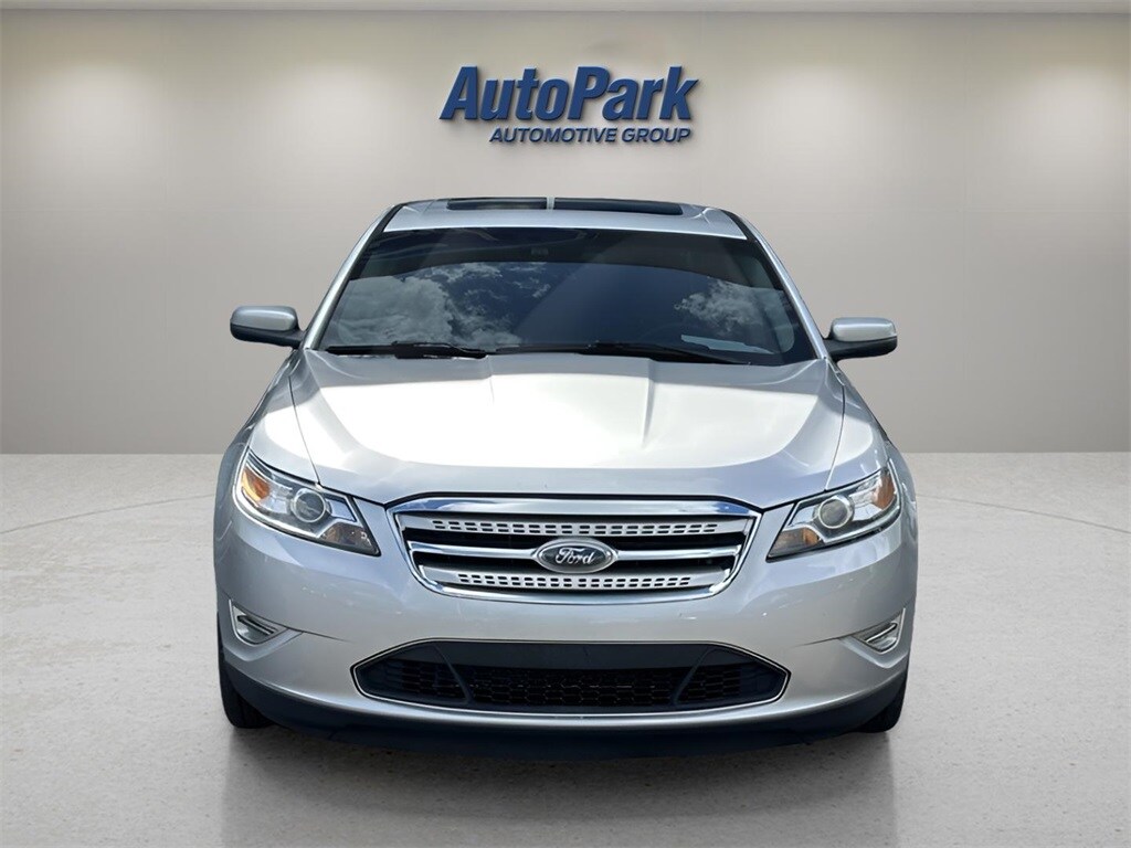 2010 Ford Taurus SHO photo 2