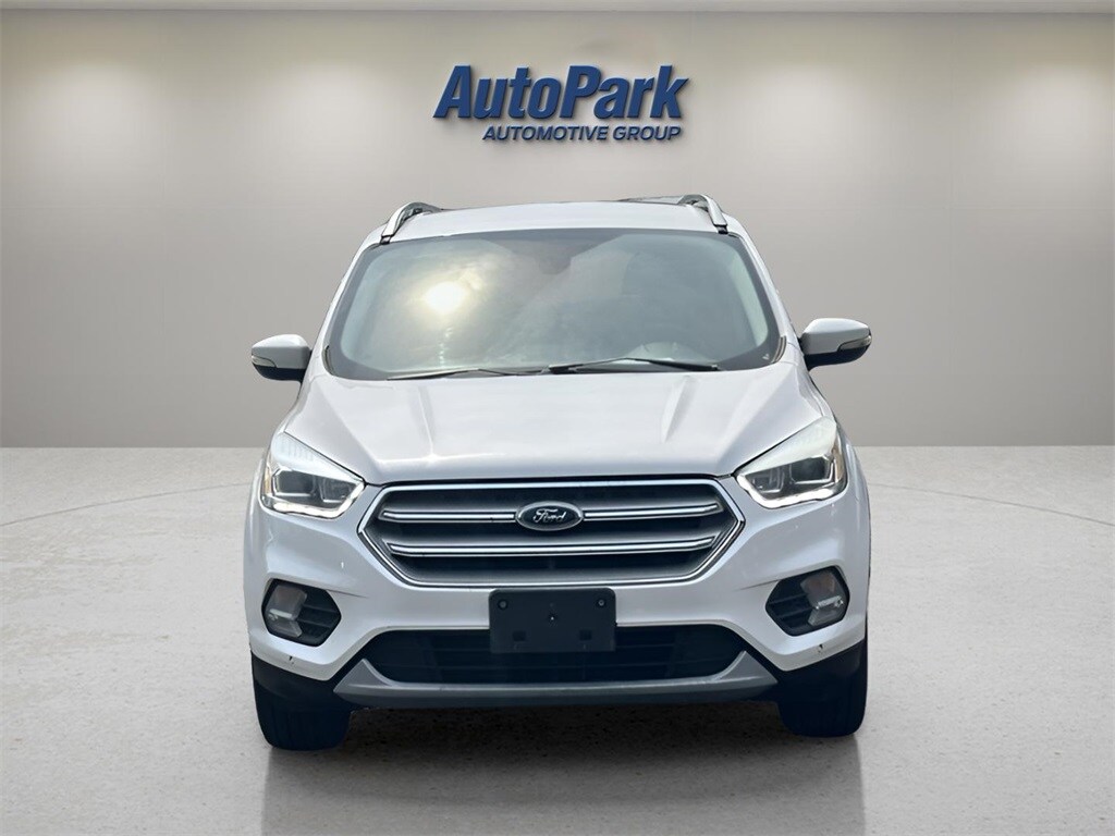 2019 Ford Escape Titanium photo 2