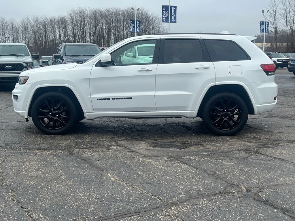 Used 2019 Jeep Grand Cherokee Laredo SUV
