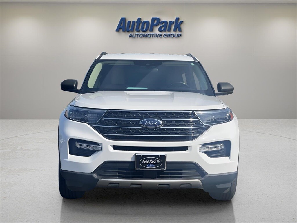 2023 Ford Explorer XLT photo 2