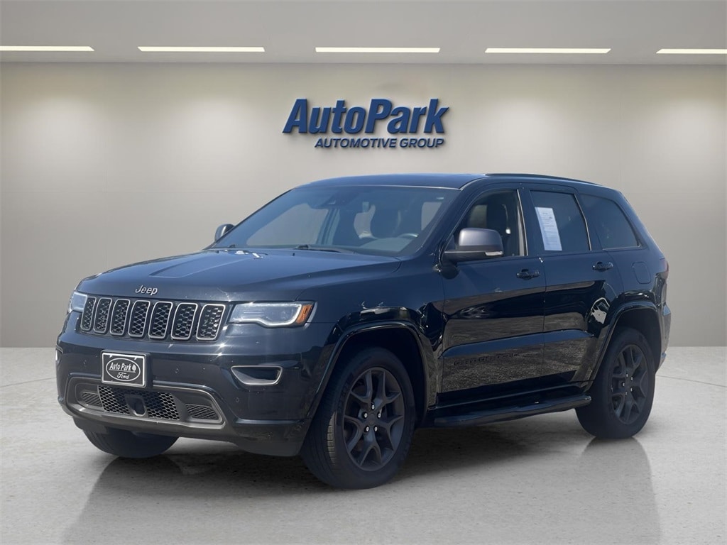 2021 Jeep Grand Cherokee Anniversary Edition photo 3