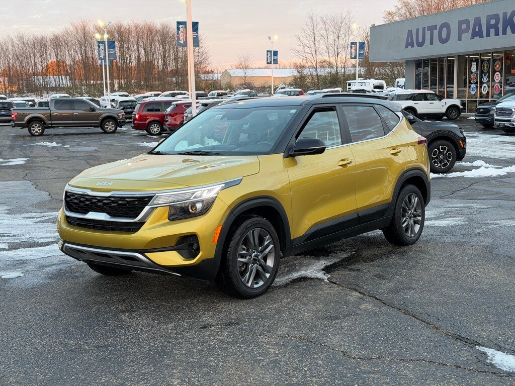 Used 2022 Kia Seltos S SUV