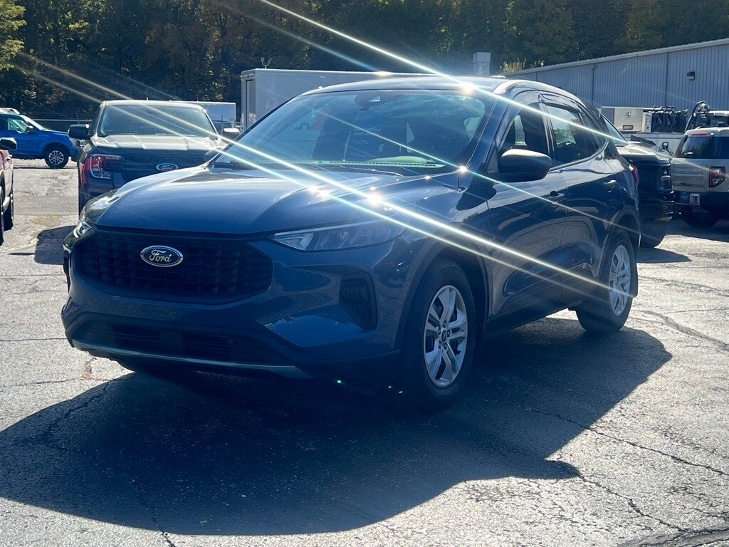 2023 Ford Escape Base photo 3