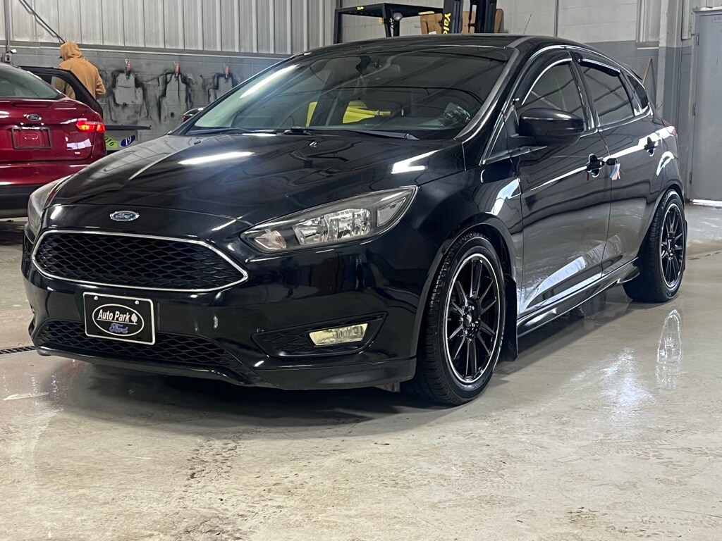Used 2015 Ford Focus SE Hatchback