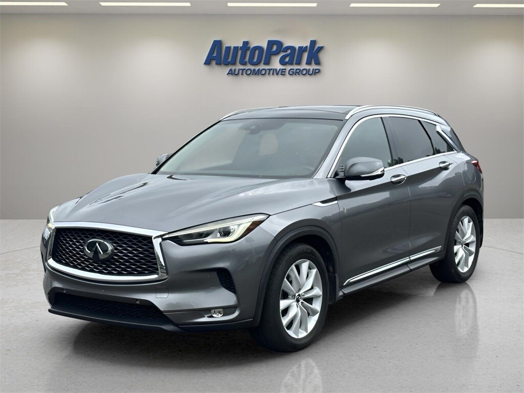 2019 Infiniti QX50 Essential photo 3