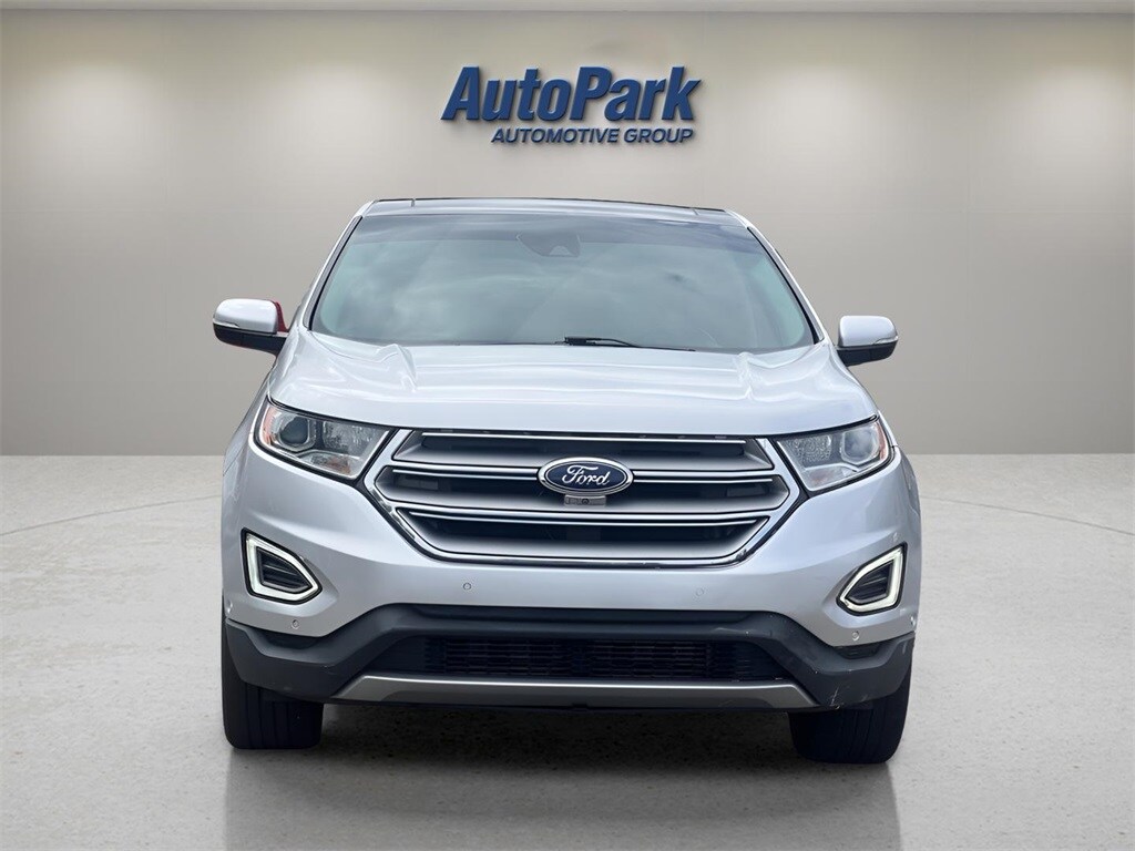 2016 Ford Edge Titanium photo 2