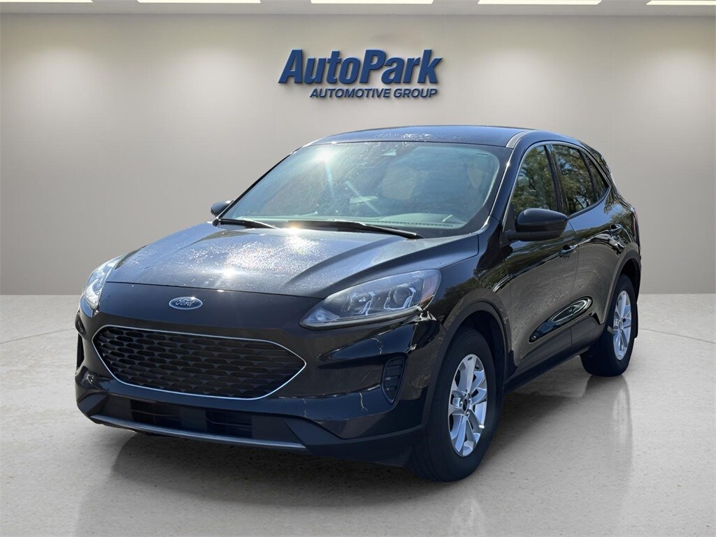 2020 Ford Escape SE photo 2