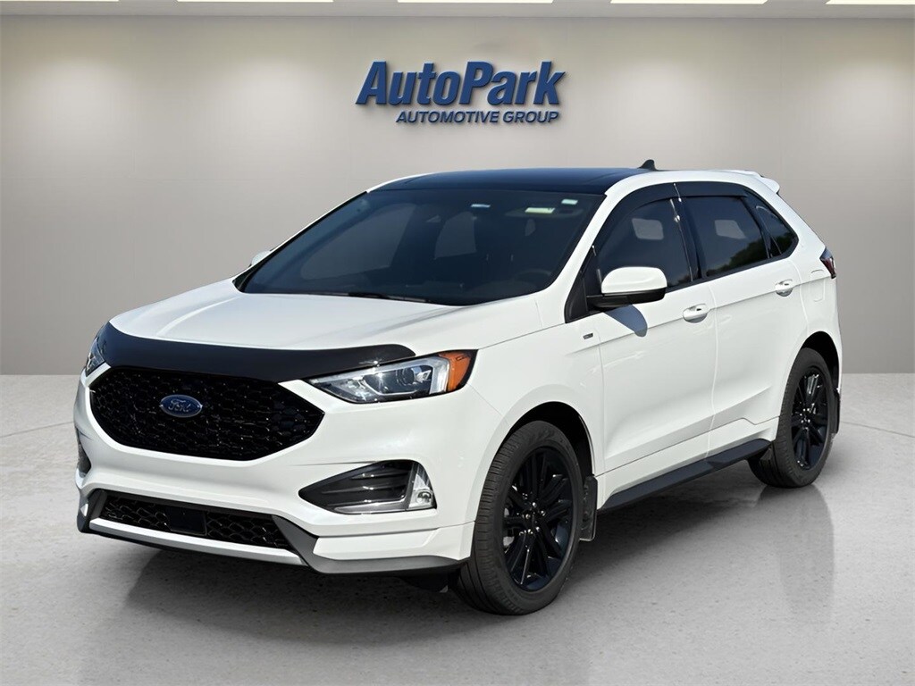 2023 Ford Edge ST photo 3