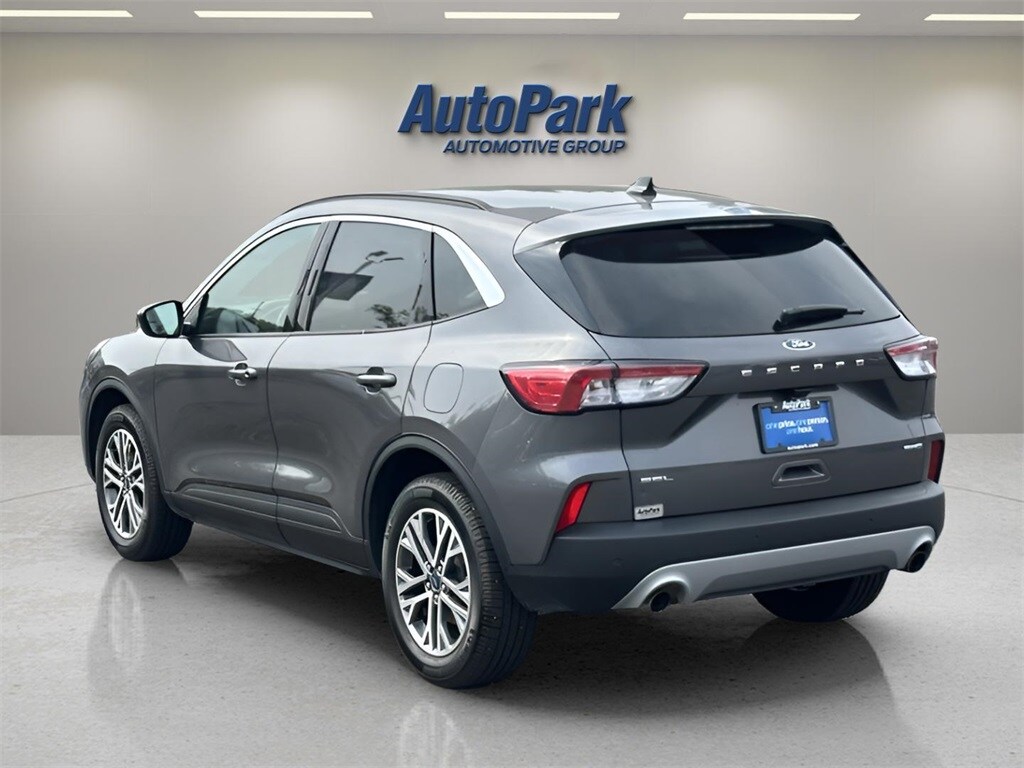 2022 Ford Escape SEL photo 3