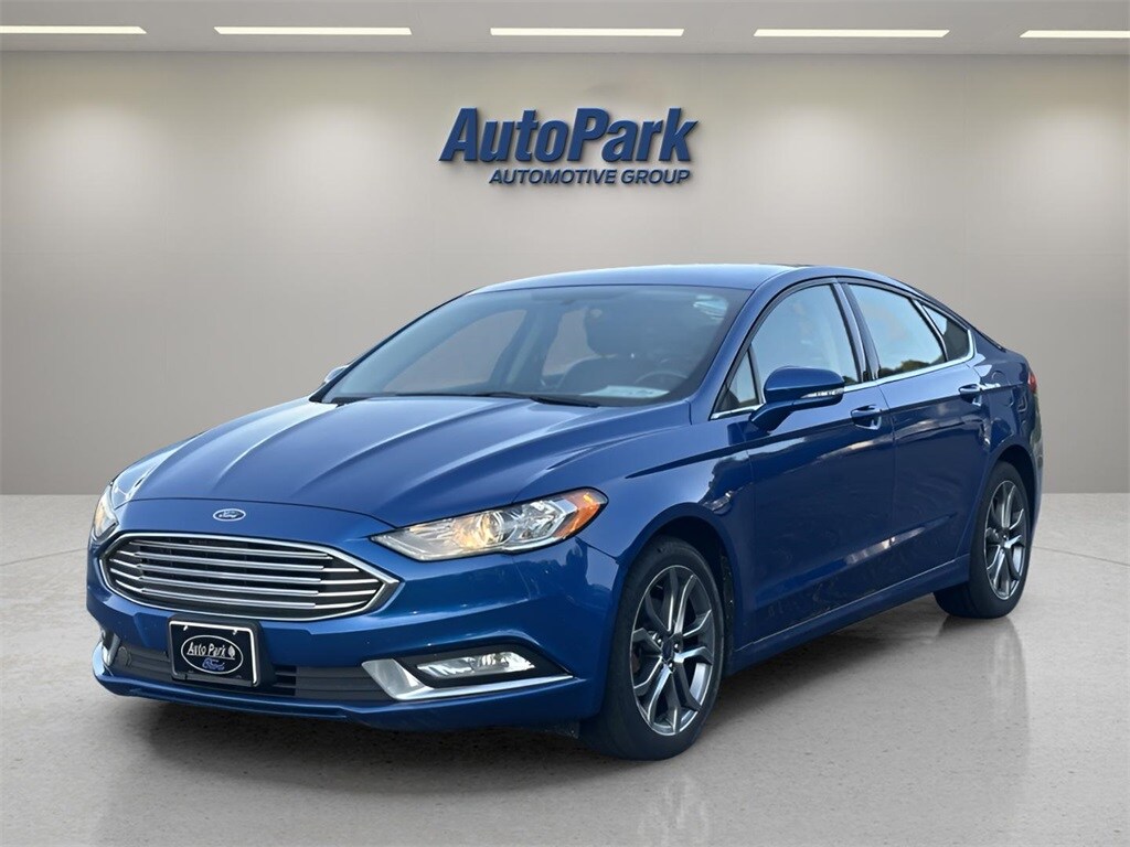 2017 Ford Fusion SE photo 3