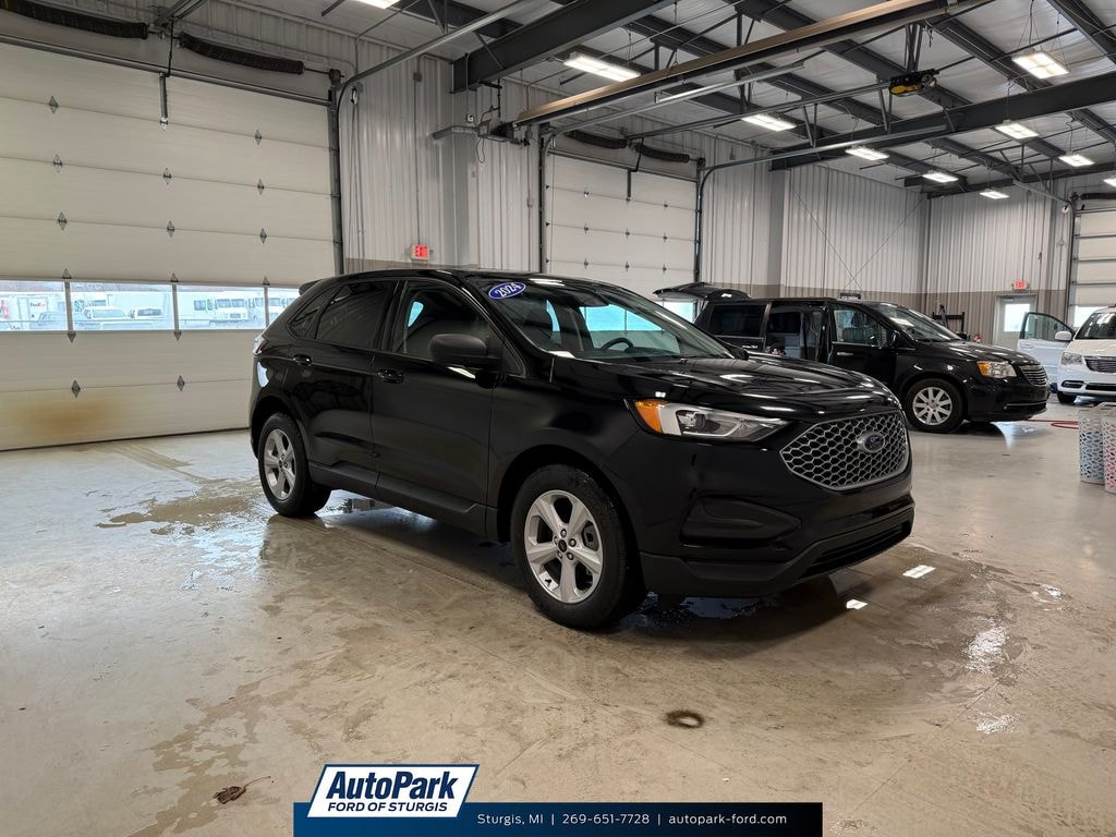 Used 2024 Ford Edge SE SUV