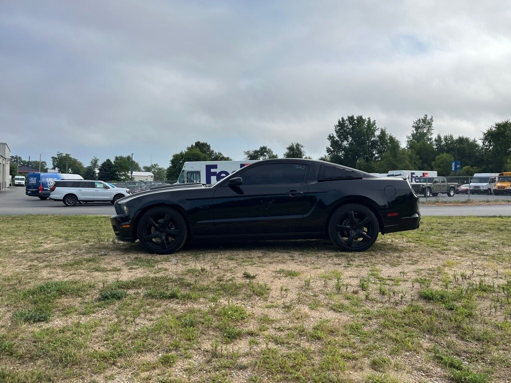 2014 Ford Mustang GT Premium photo 2