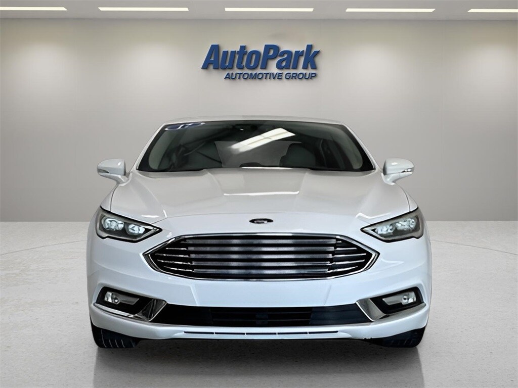 2017 Ford Fusion SE photo 2